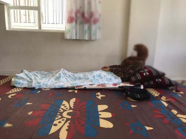 الأخت جيهان بحاجة لجلسات علاج فيزيائي وهي بحاجة لمساعدتنا