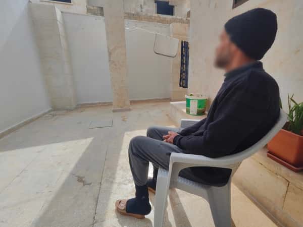 مرضٌ يثقل جسدين…