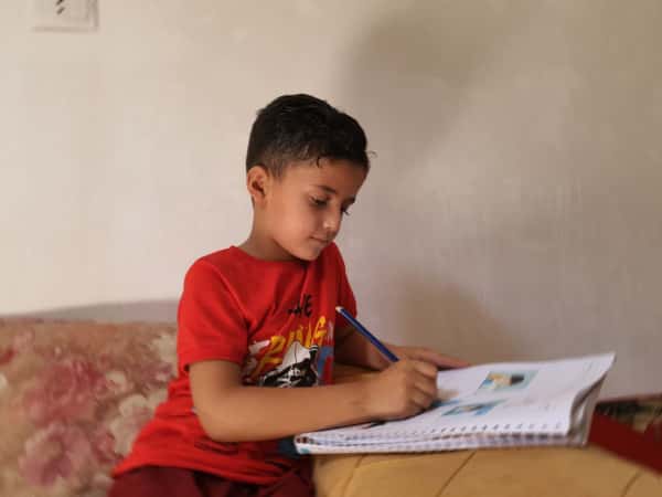 Hamada ist ein Halbweise Kind, das eure Hilfe braucht