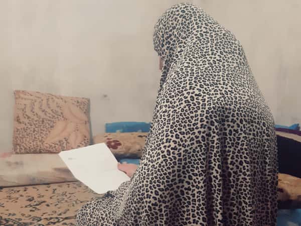 امرأة لا تملك تكلفة صورة الرنين المغناطيسي!