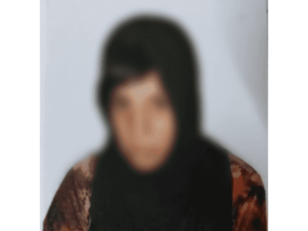 غدير فتاة تعاني من اختلال عقلي