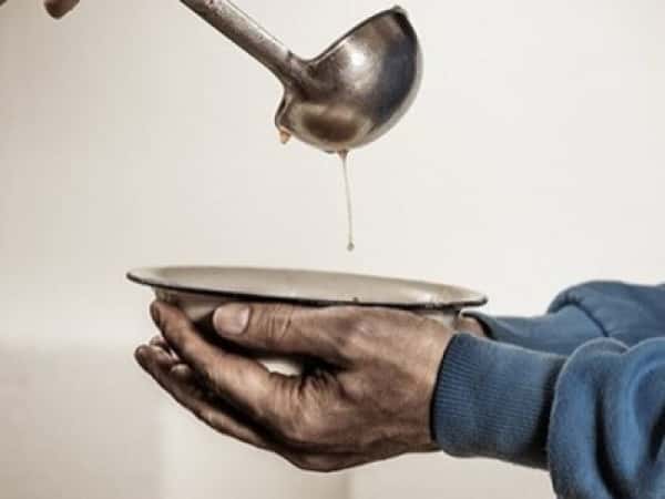 اطعام المحتاجين