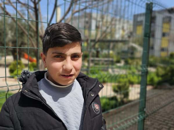 ياسر طفل يتيم من مدينة حلب