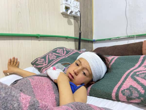 Hasna is a child who got injured and needs your help to recover!