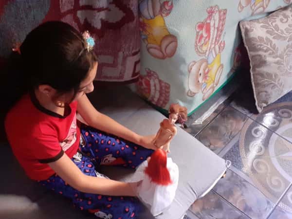 Sham an orphan girl from Idlib