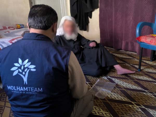 معاناة لا تنتهي في قلب مخيم