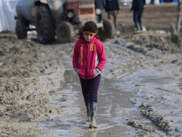 أطفال المخيمات