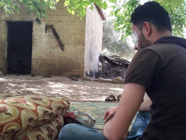 شاب بحاجة علاج فيزيائي وأدوية