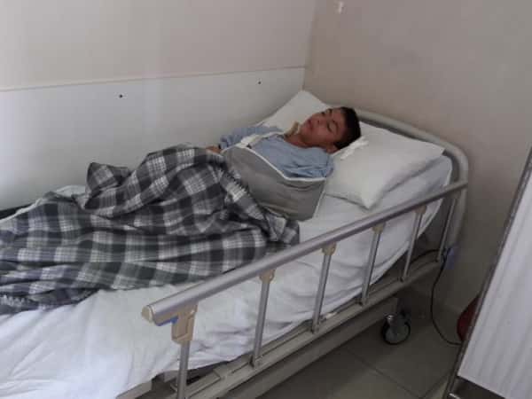 A kid with arm fracture and pain