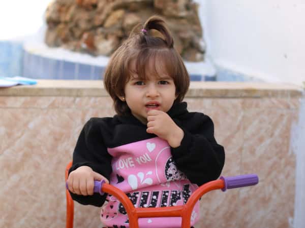Lilas is orphaned and needs your help