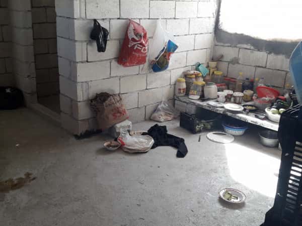 عائلة تعيش بوضع سيء جداً