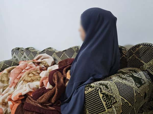 أمٌّ مريضة… وطفلة تصارع السرطان.