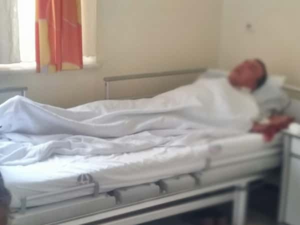 A man lost his vision needs eyes surgeries