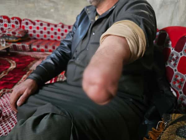 العم عبد الباقي مثقلٌ بالديون