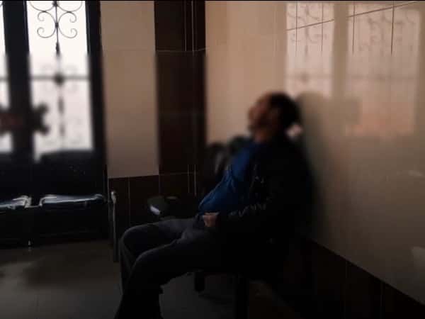 مُصاب بمرض نادر يُفقِده نظره تدريجاً