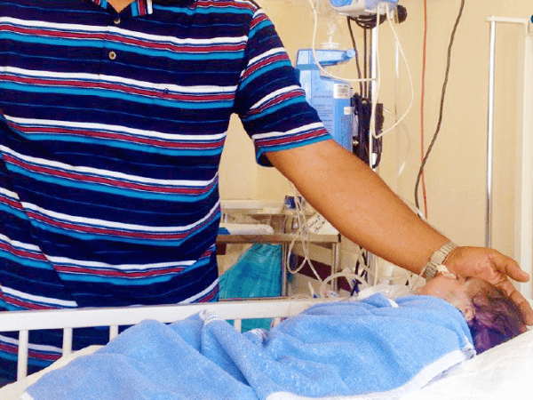 refugee lady  need caesarean