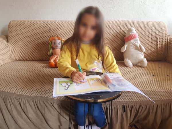 Noura is an orphan girl who dreams of becoming a doctor.