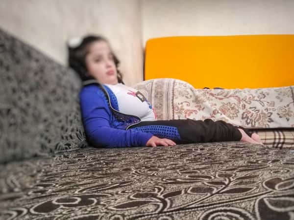 A girl with general paralysis