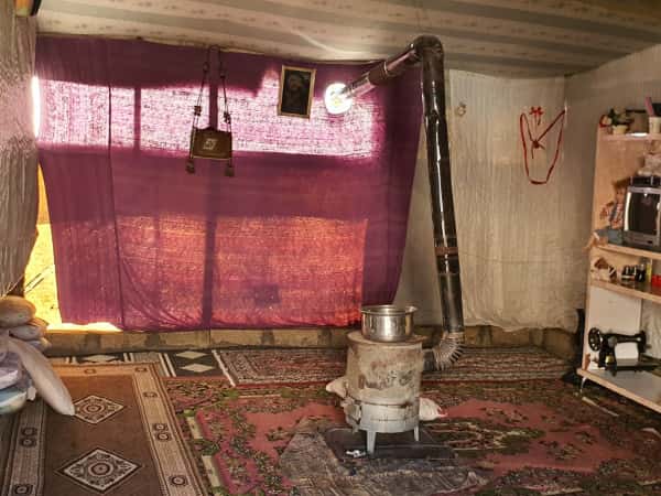 A displaced family needs help!