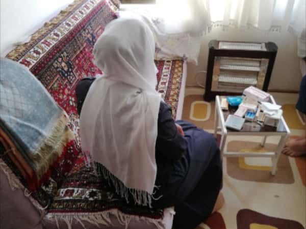 امرأة تعاني من مشاكل في الرحم