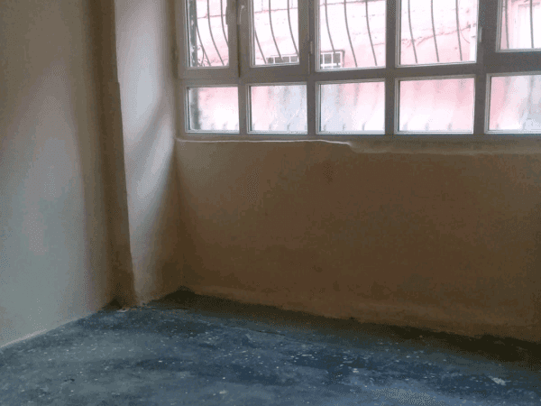 A family live in empty house .