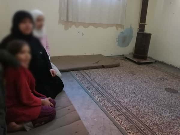 أم أرملة لأربعة أطفال بلا أي معيل بحاجة ماسة للمساعدة