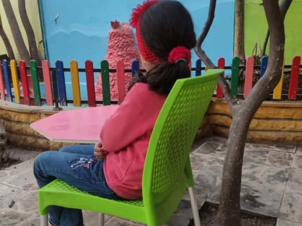 ماسة طفلةٌ من مدينة حمص استشهد والدها تحت التعذيب