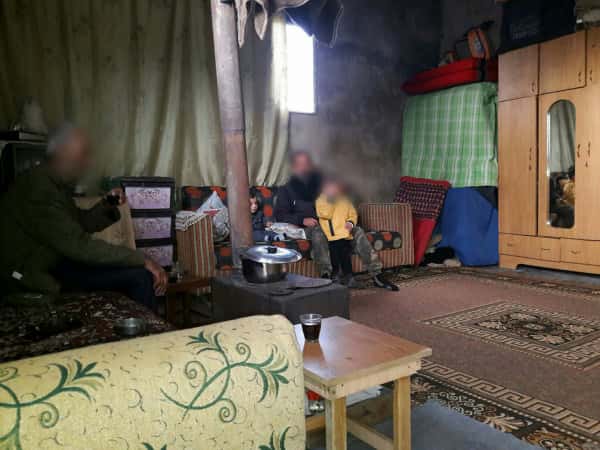 A displaced family needs help!