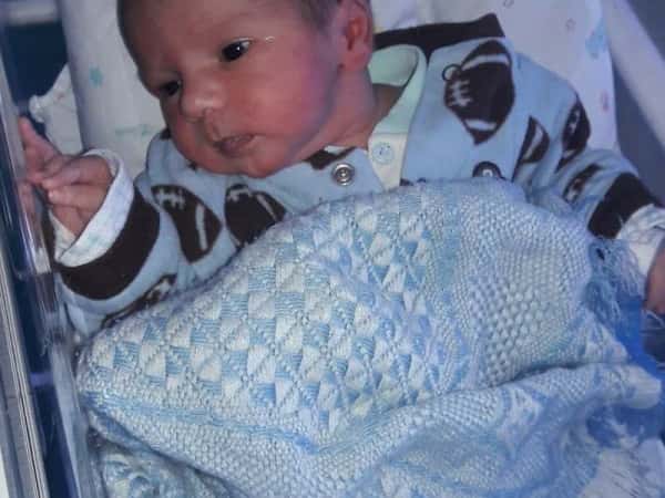 A newborn must be admitted to incubator