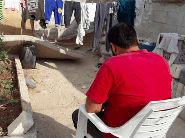 مريض بحاجة سماعه أذن