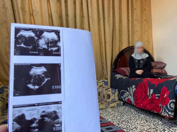 سرطانٌ ينهشُ جسدها