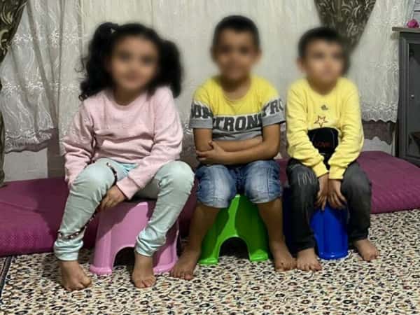 ثلاث أطفال ترعاهم الخالة ضياء بعد رحيل أبويهم