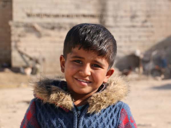 الطفل زين العابدين يتيم من الرقة