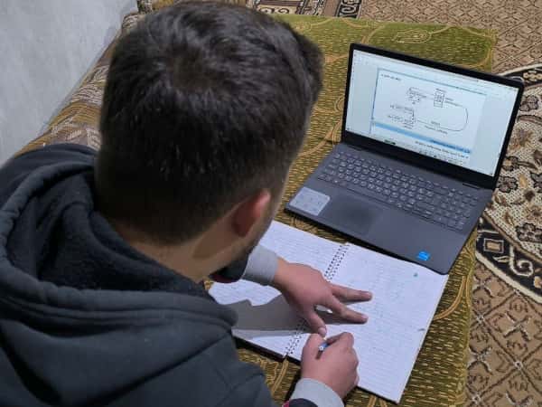 كن عوناً لطالب جامعة !