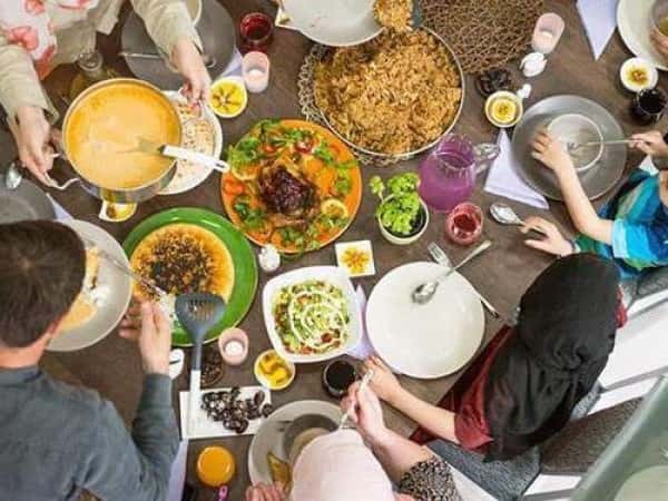 افطار لعائلات الأطفال الأيتام