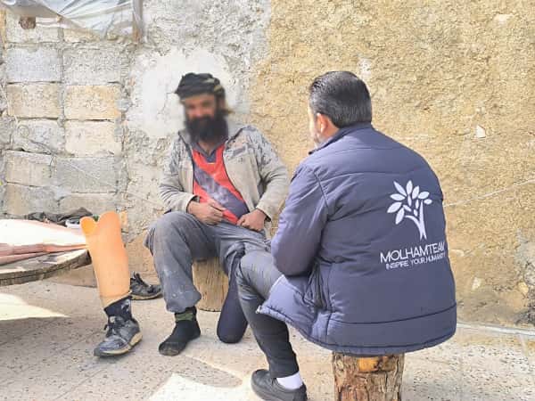 A Father Who Lost His Leg, Yet Continues to Provide for His Children