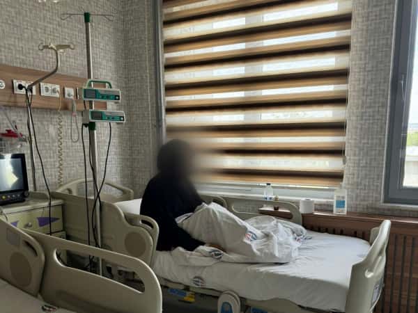 She had kidney transplant and needs immunosuppressive medicatinos!