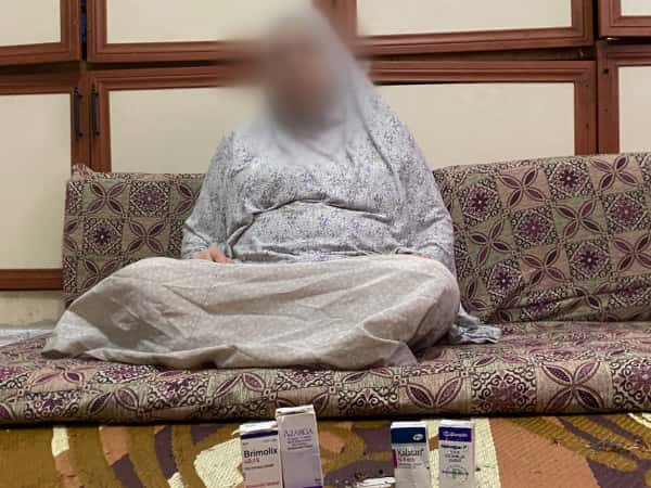 Halloum leidet unter Augendruck, der sie daran hindert, richtig zu sehen