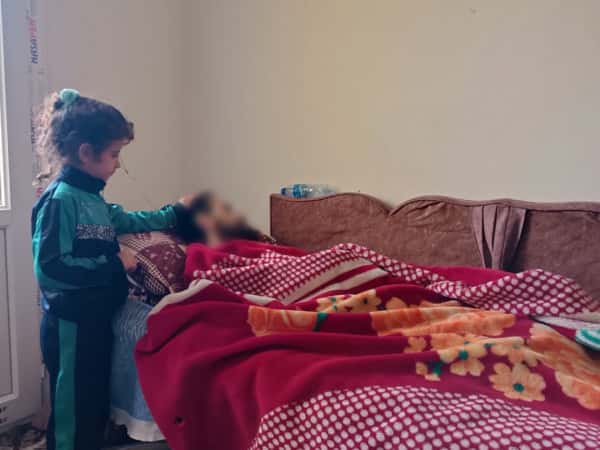 عبد الرحمن… شلل نصفي يثقل حياة الأسرة