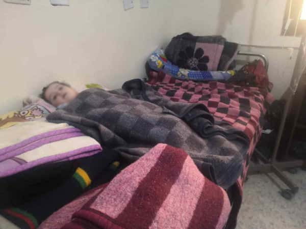 طفلة مصابة بالسحايا بحاجة ماسّة للمساعدة.