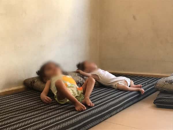 سامية أم لطفلان مريضان وحامل تعاني من فيروس يعرض حياتها وحياة جنينها للخطر