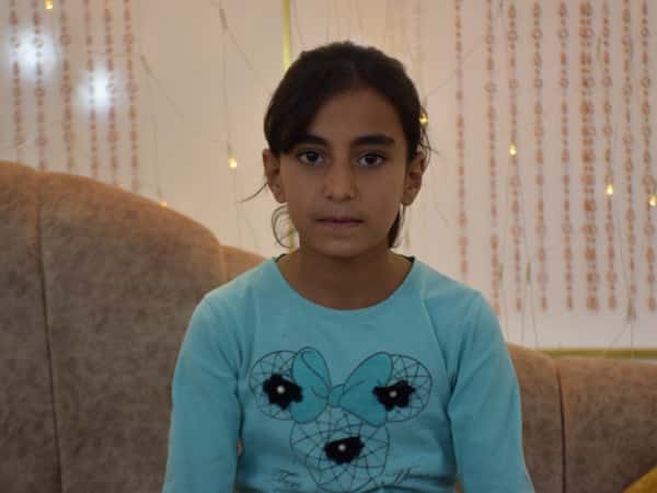 نيلما طفلة يتيمة من حلب