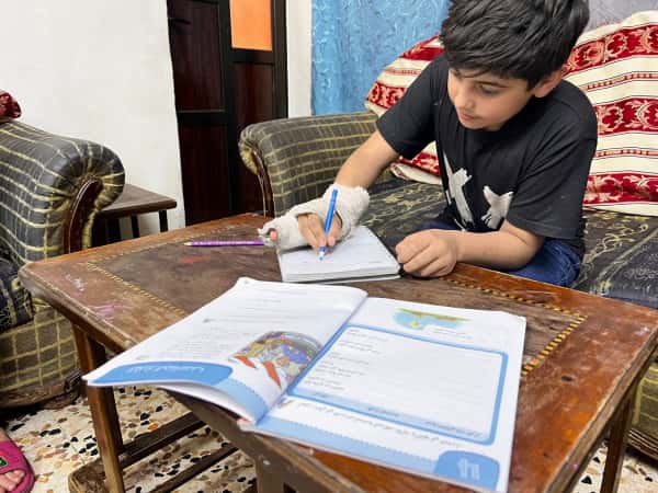 أسرةٌ يطوّقها المرضُ والفقدُ والعوز