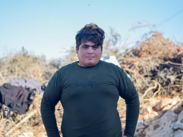 مأمون يتيم يقيم في محافظة حلب