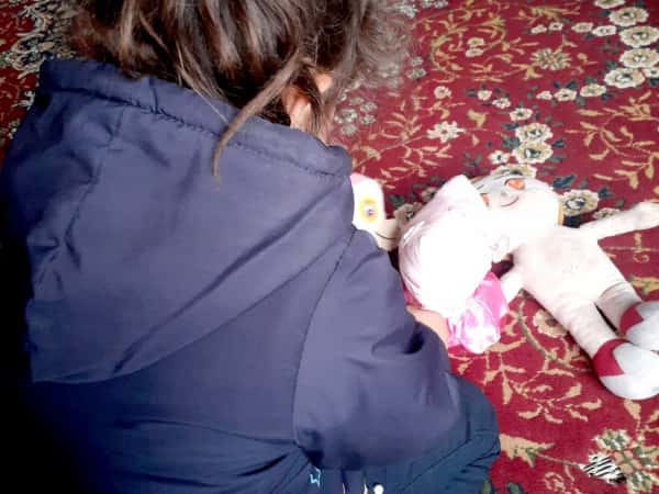 Mais is an orphan girl from Aleppo