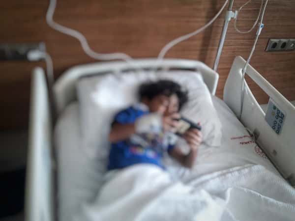 A child suffers from cancer