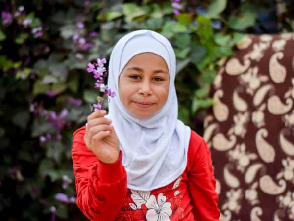 سندس طفلة يتيمة تقيم في محافظة حلب