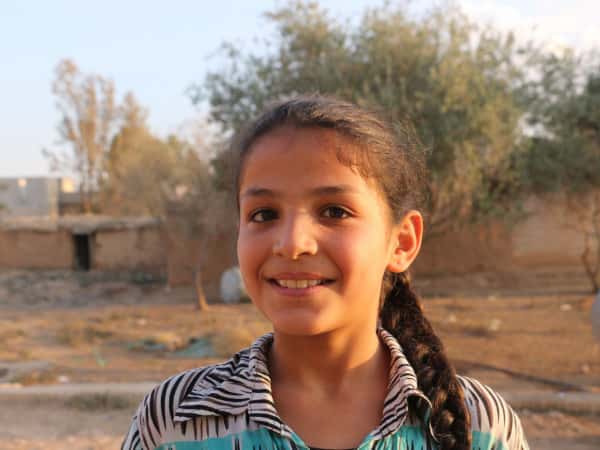 هيا طفلة يتيمة من الرقة