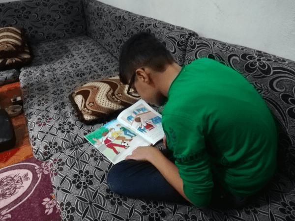 طفل بحاجة لعلاج