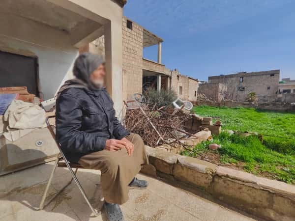 شيخوخة تحت الركام